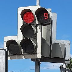 Новокузнецкий светофор, создающий пробку на Ильинском шоссе, обещают наладить Новокузнецкий светофор, создающий пробку на Ильинском шоссе, обещают наладить